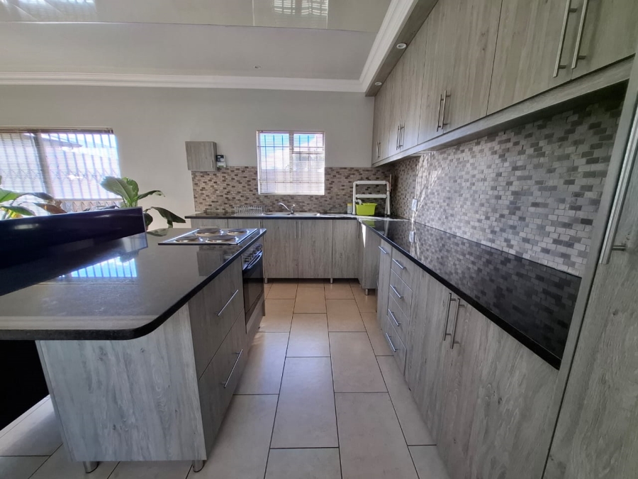 4 Bedroom Property for Sale in Park West Free State